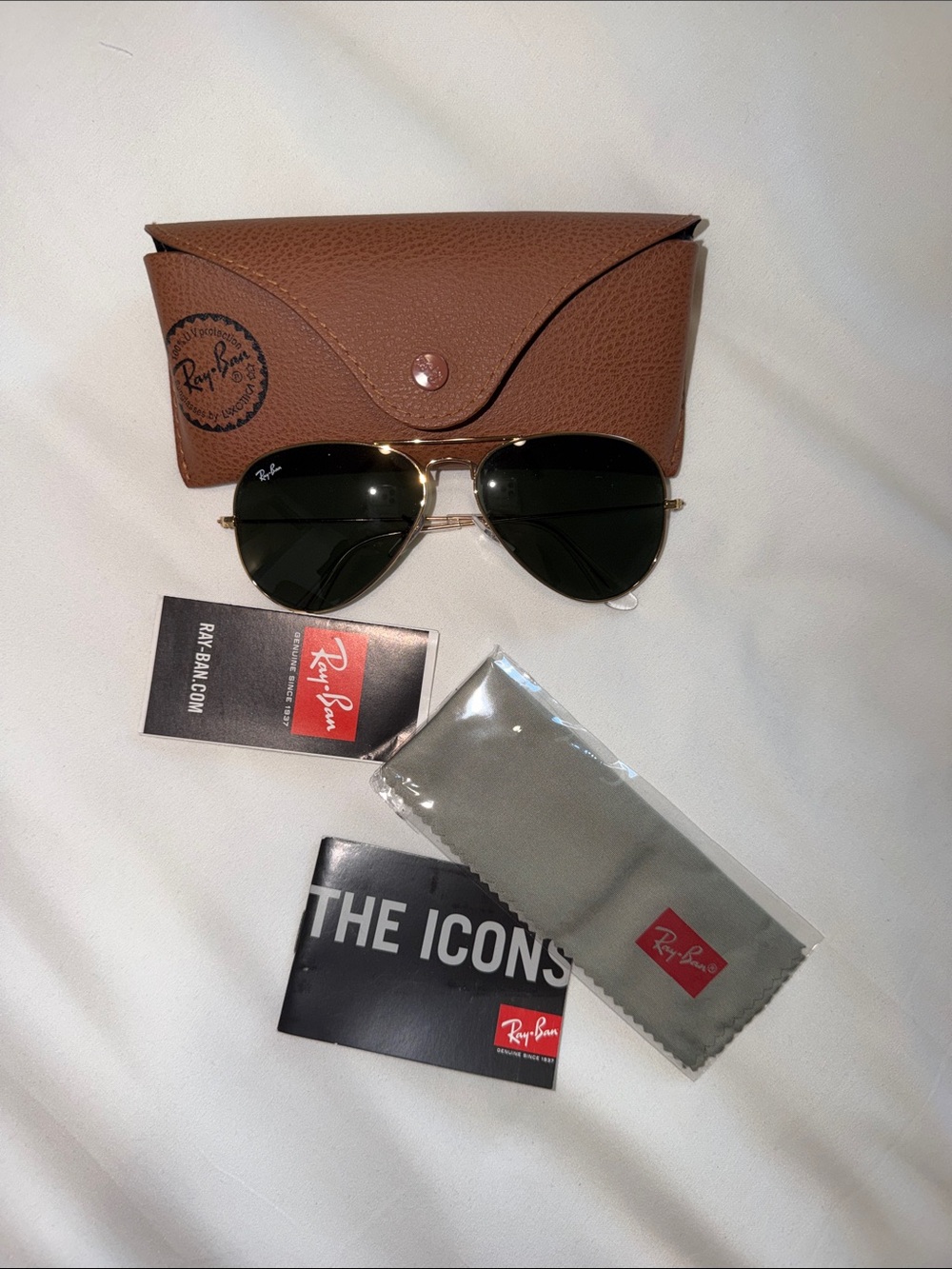 like new Rayban aviators